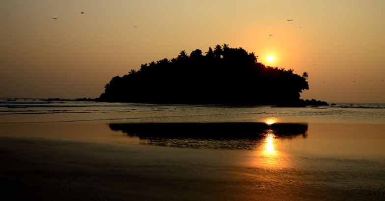 beach-Dharmadam beach-Dharmadam