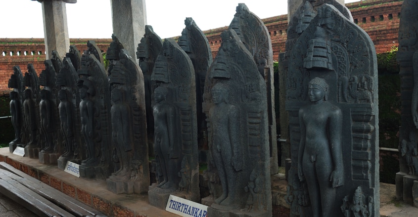 Gomateshwara-Statue3 Gomateshwara-Statue3