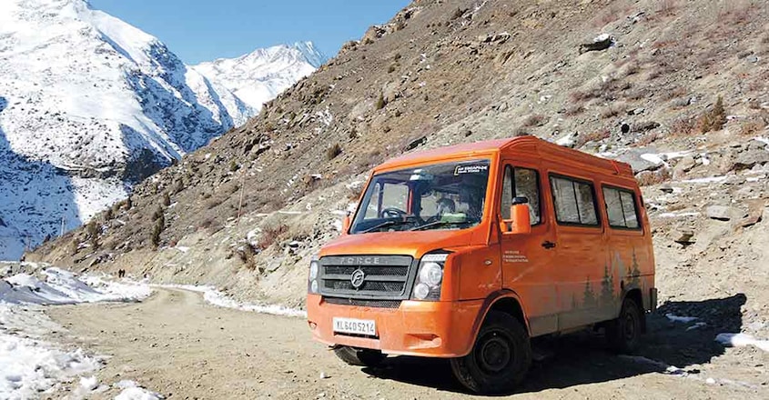 caravan-travel1 caravan-travel1