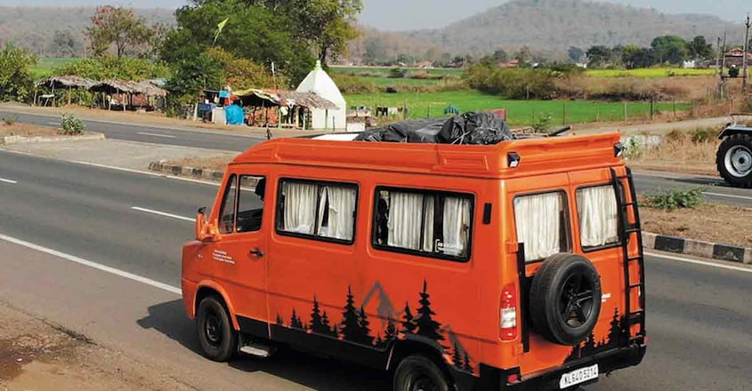 caravan-travel2 caravan-travel2