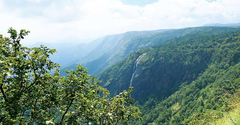 aruvikuzhi-waterfalls aruvikuzhi-waterfalls