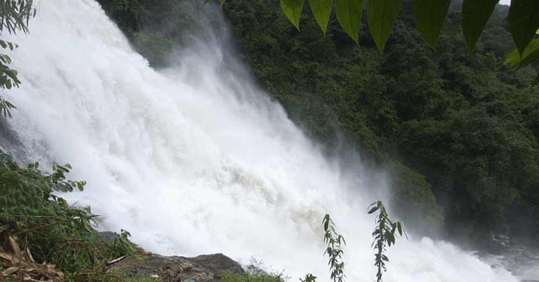 3perumpankuthu_waterfalls 3perumpankuthu_waterfalls