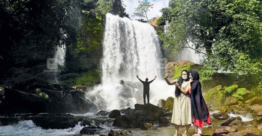idukki-waterfall idukki-waterfall
