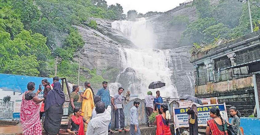 Kuttalam-Waterfalls-Thenmala1 Kuttalam-Waterfalls-Thenmala1