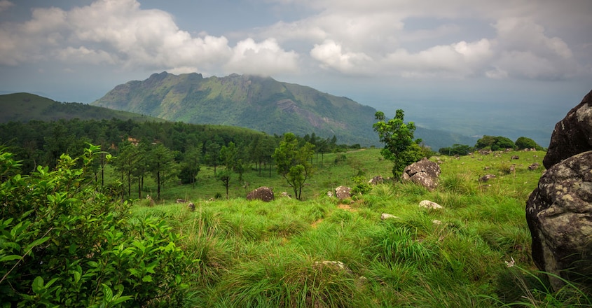 ponmudi ponmudi