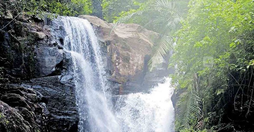 Mankayam-Waterfalls Mankayam-Waterfalls