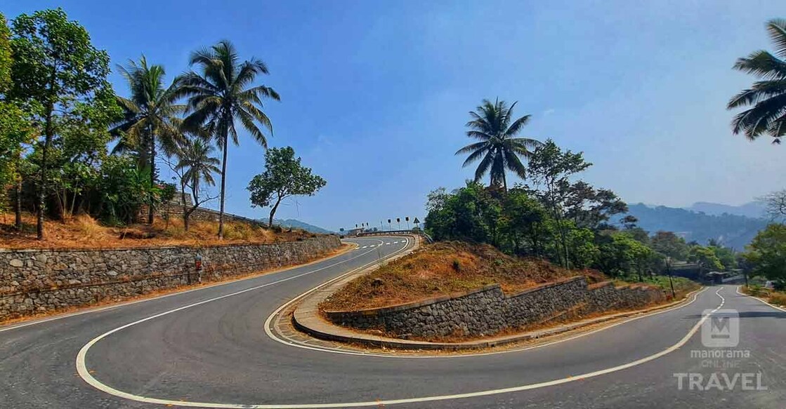 കോഴിക്കോട്  ജില്ലയിൽ നിർമാണം പൂർത്തിയായ കോടഞ്ചേരി– കക്കാടംപൊയിൽ ഹൈവേ