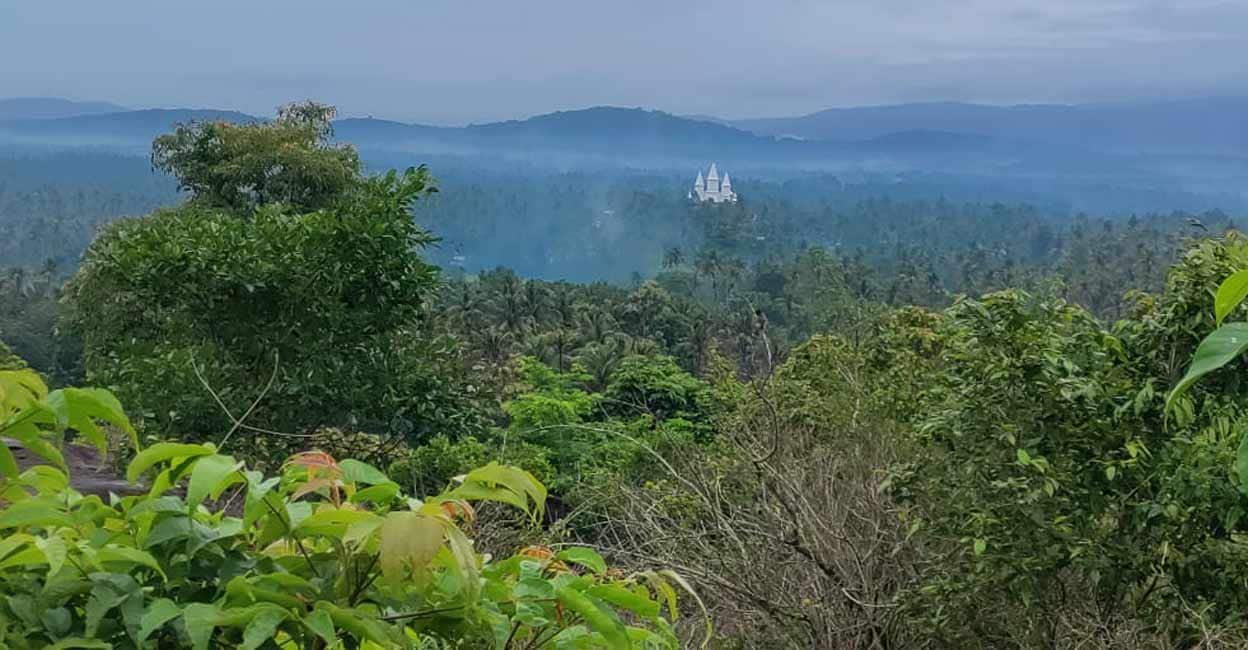 കുഞ്ഞാലിപ്പാറയിലെ മഴയനുഭവം, തൃശൂരിലെ ഈ കാഴ്ച നിങ്ങളെ നിരാശപ്പെടുത്തില്ല