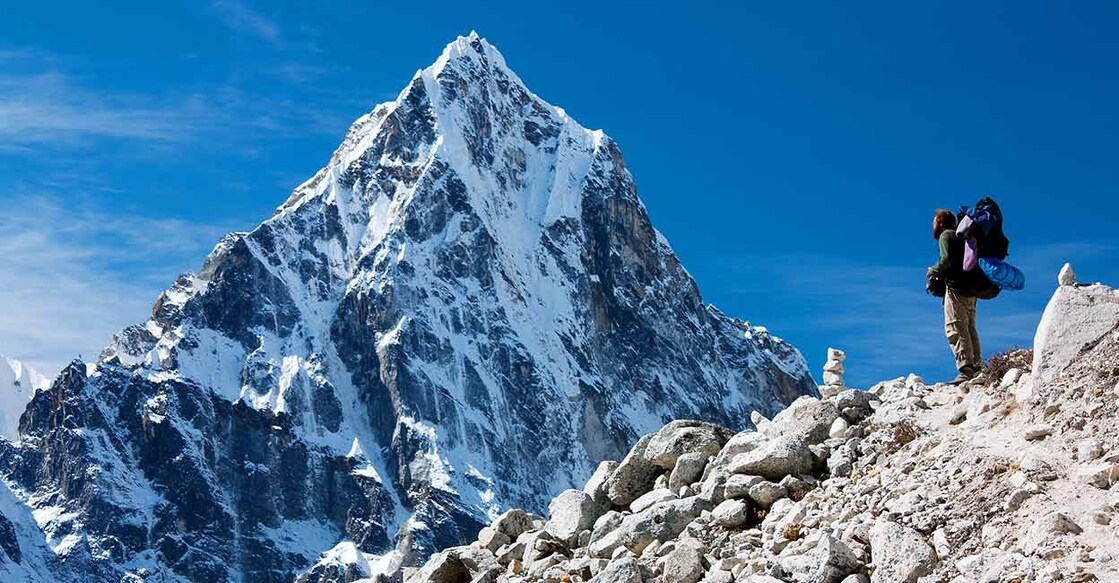 everest-climbing-02 Image Credit : Daniel Prudek/Shutterstock