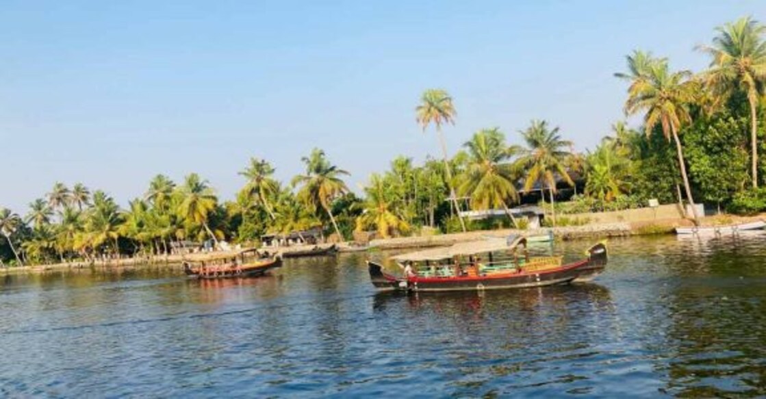 The ban on shikara and other boat services came after Alappuzha witnessed widespread heavy rainfall in the past few days. Photo: Shutterstock/Akshada Gavande