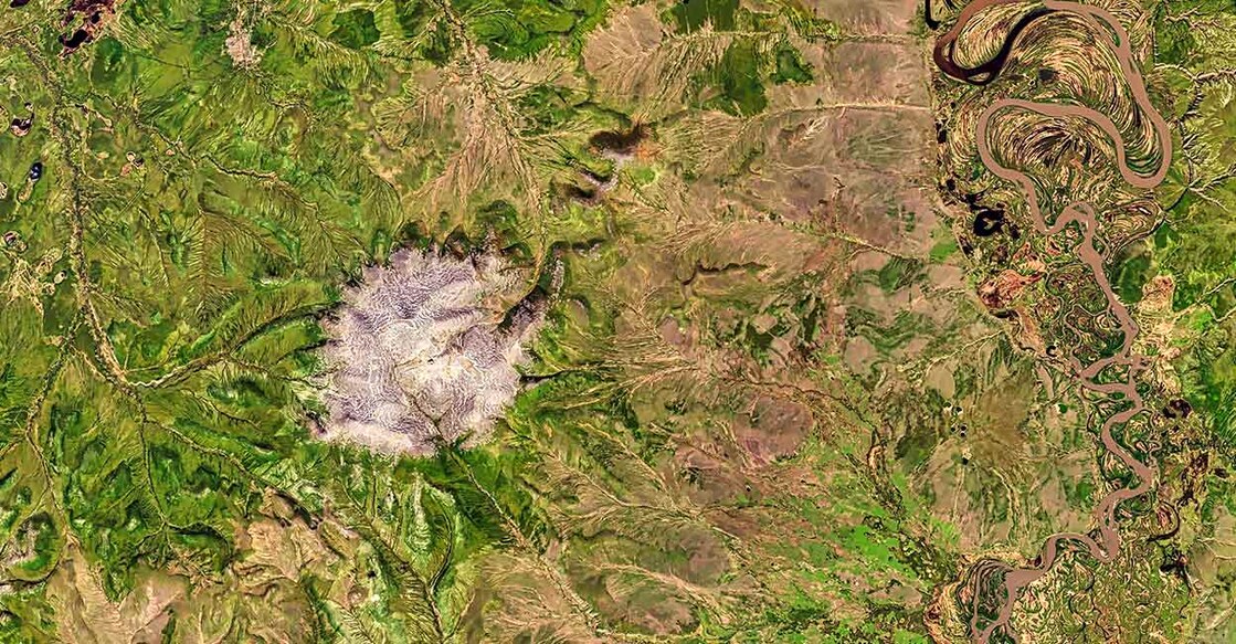 Batagaika Crater. Image Credit: BEST-BACKGROUNDS/shutterstock