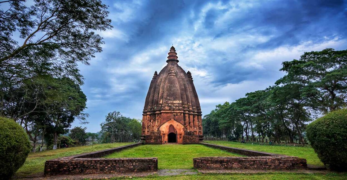 assam-travel A shiva temple constructed during the reign of Rudrasagar, ahom swargadeo. Image Credit: Himanshu Gogoi/istockphoto