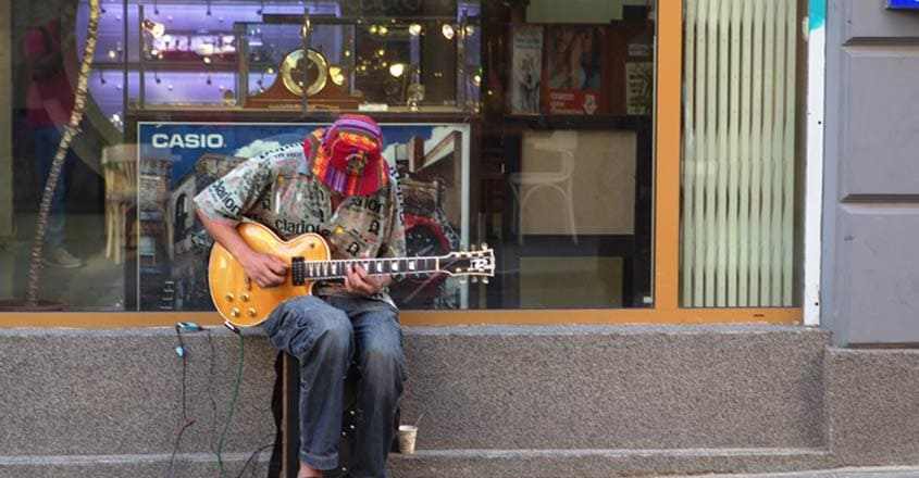 Lviv-Street-Musician Lviv-Street-Musician