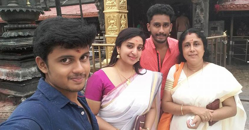 sona-nair-trip3 sona-nair-trip3