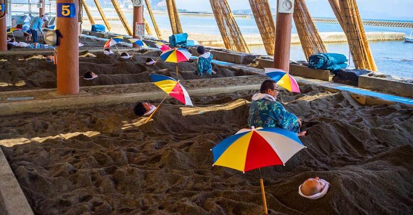 japan-sandbath-1 japan-sandbath-1