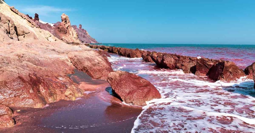 red-beach-of-Hormuz-Island-1 red-beach-of-Hormuz-Island-1