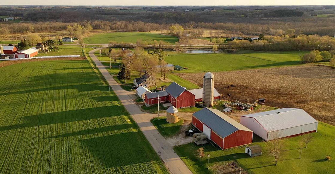 american-midwestern American Midwestern Countryside. Image Credit : Lena Platonova/shutterstock