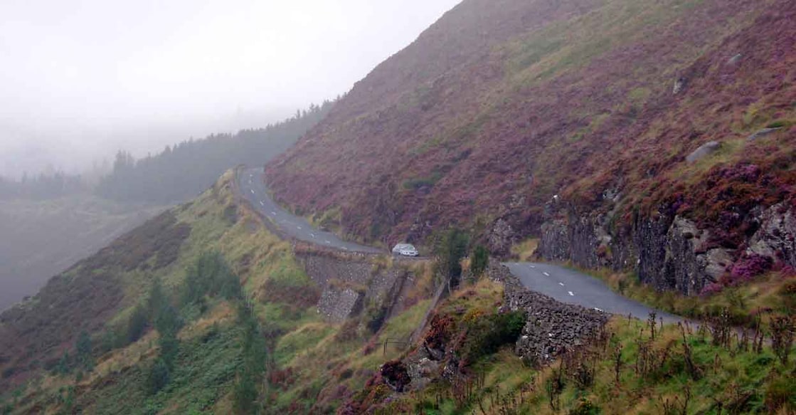 Wicklow-mountain-path-and-valleys1