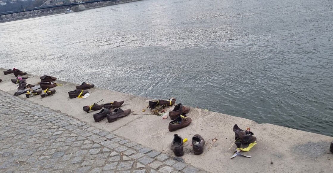 shoes-on-the-danube-bank-1