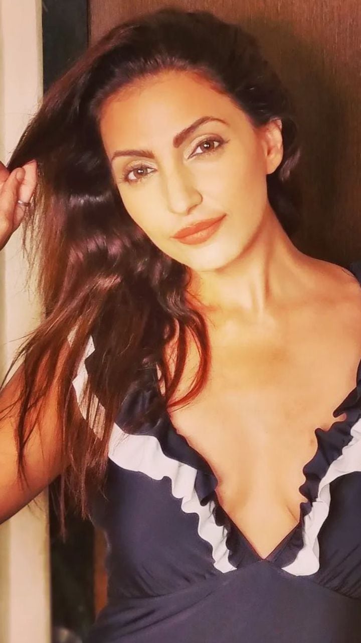   She started her career as a model and appeared in television commercials for brands 