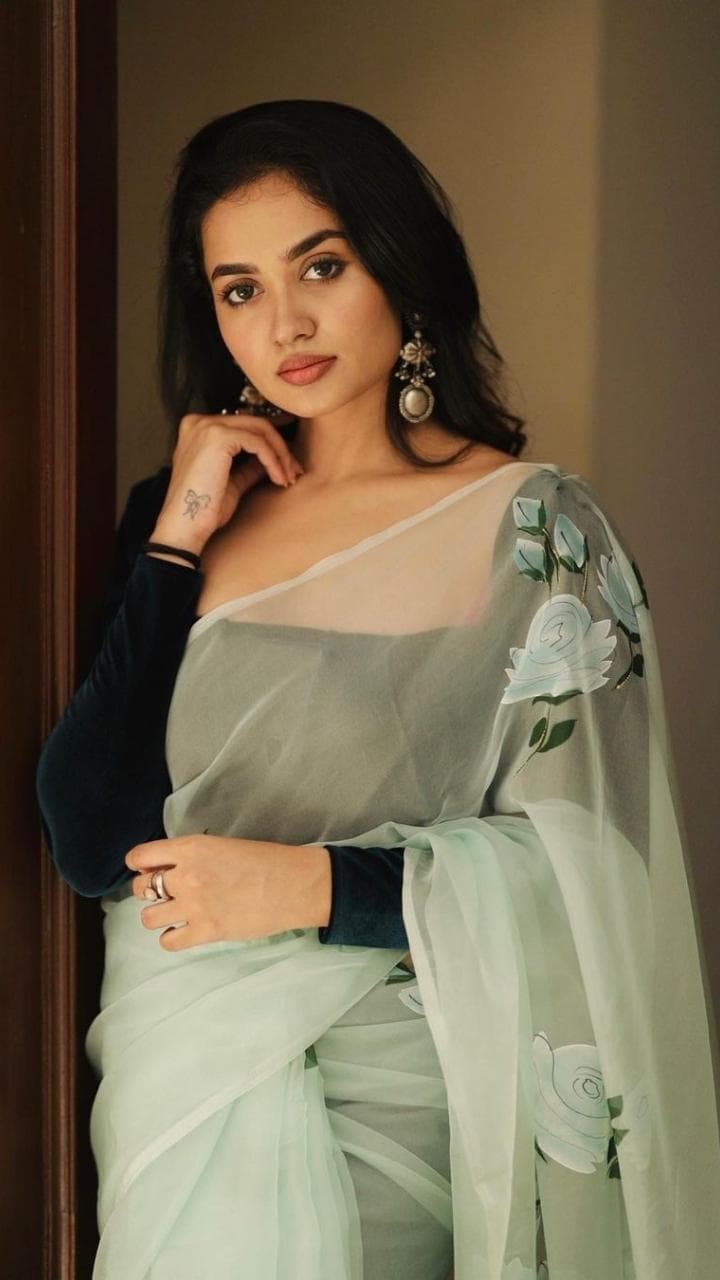 
കല്യാണ സമയ സാധം എന്ന തമിഴ് വെബ് സീരീസിലൂടെ ജനശ്രദ്ധ നേടി
