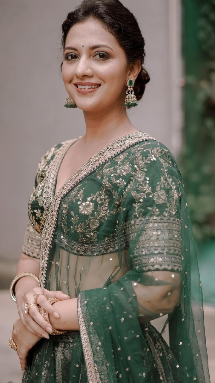 Tejashri Pradhan  Stories Manorama Online