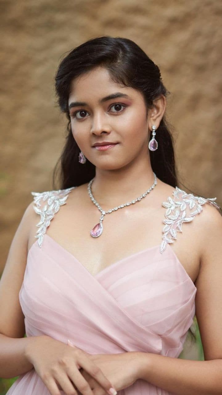 Ananya Sharma | Web Stories | Manorama Online