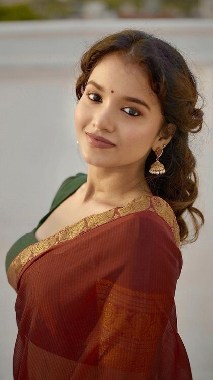  Sanjana Tiwari - സഞ്ജന തിവാരി