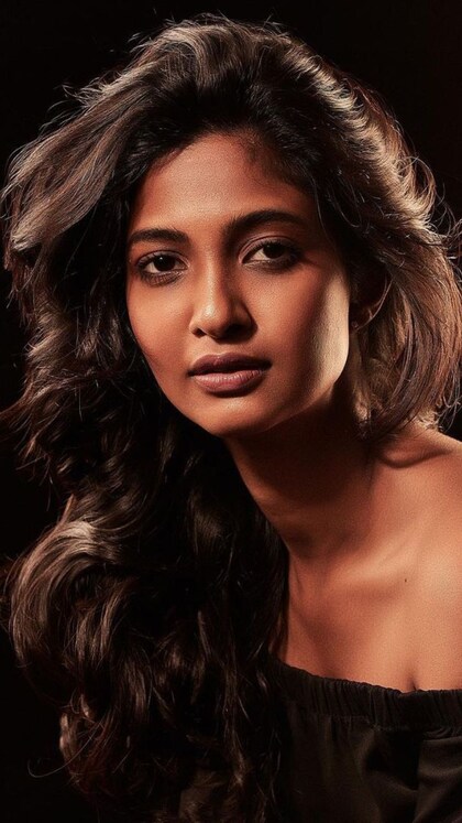   Keerthi Pandian - കീർത്തി പാണ്ഡ്യൻ