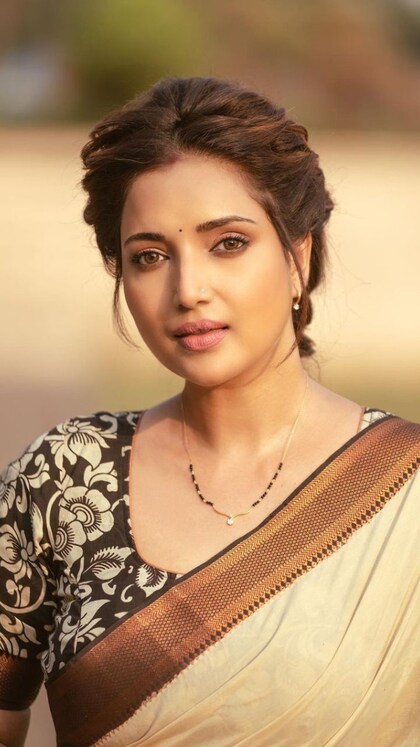 Rupali Bhosale - രൂപാലി ഭോസലെ