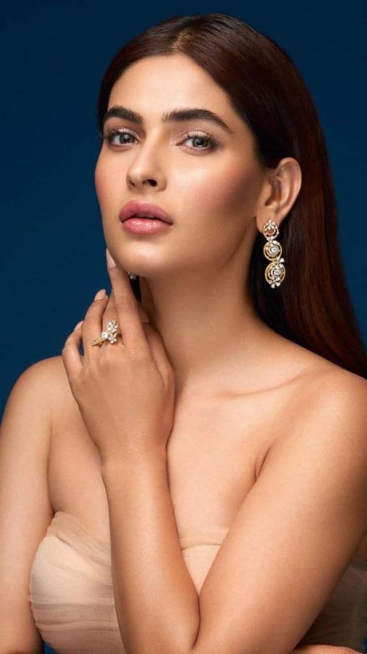Girl Model Modeling photoshoot of Karishma Sharma