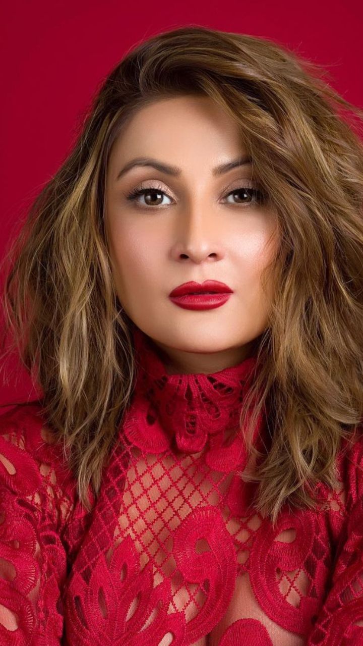  Urvashi Dholakia
