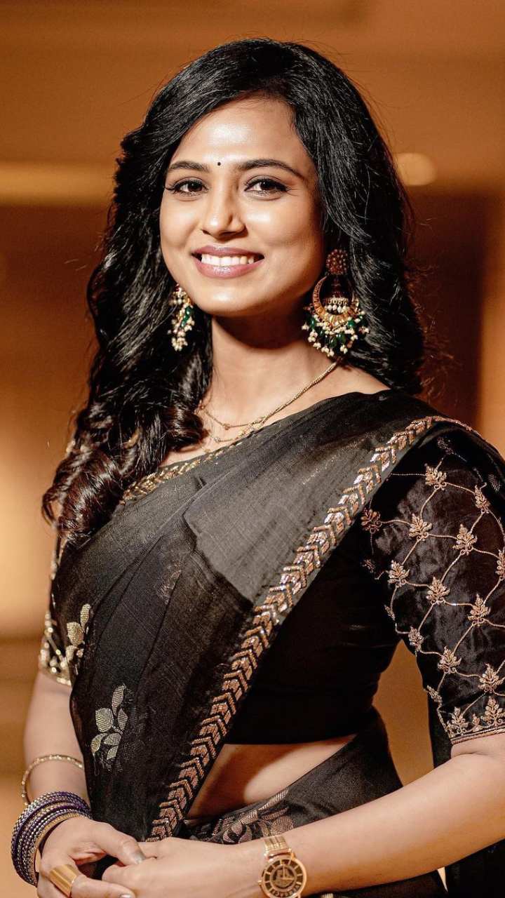 Ramya Pandian | Web Stories | Manorama Online