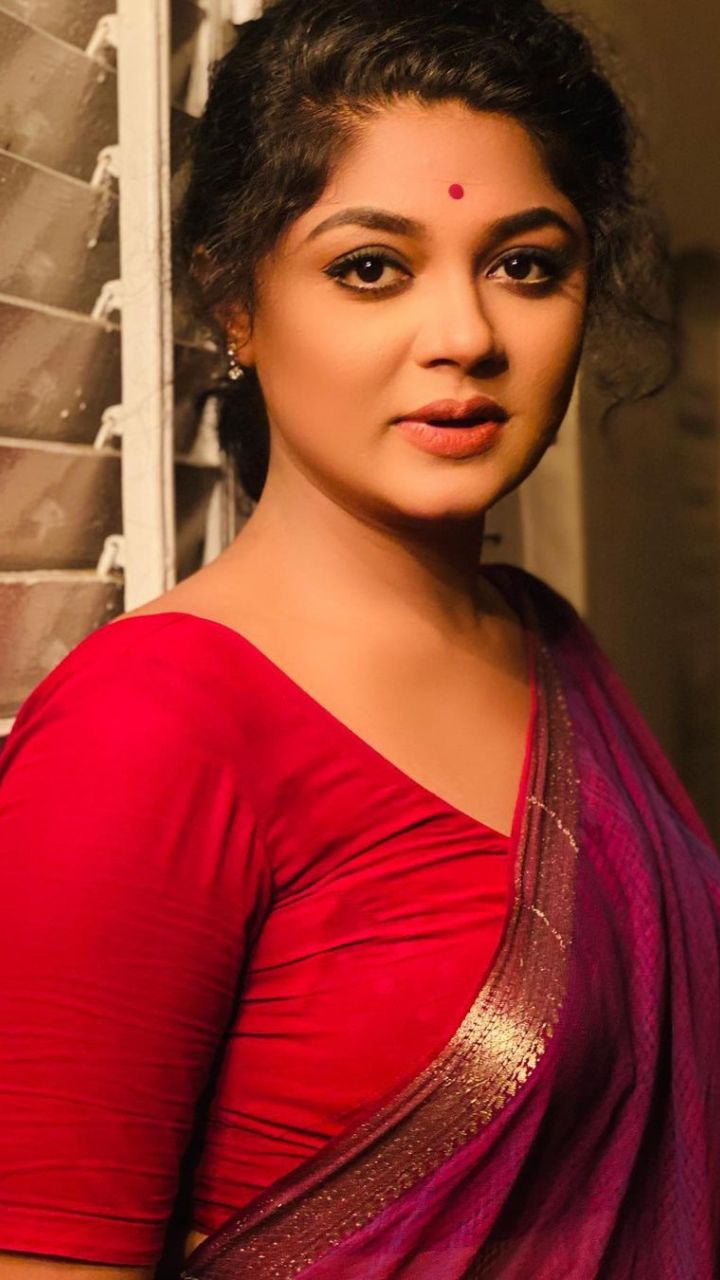 Moushumi Hamid