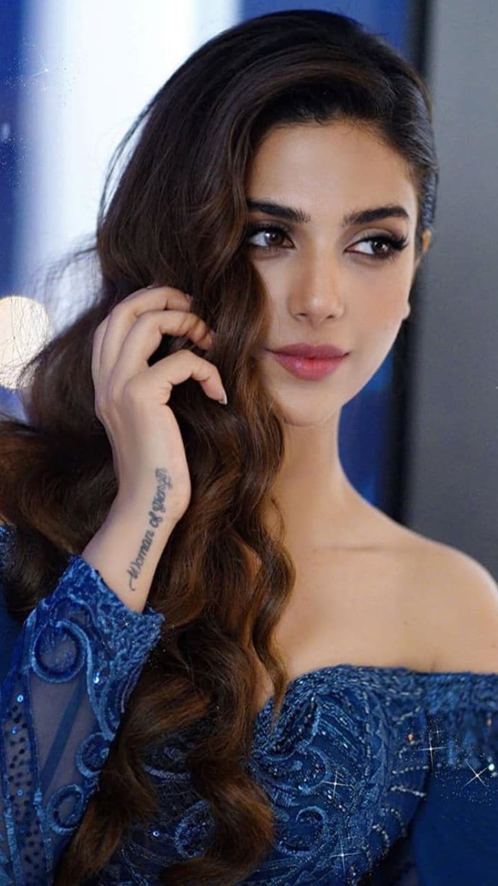 Порно жетілген ханымдар әтештерді дрочить