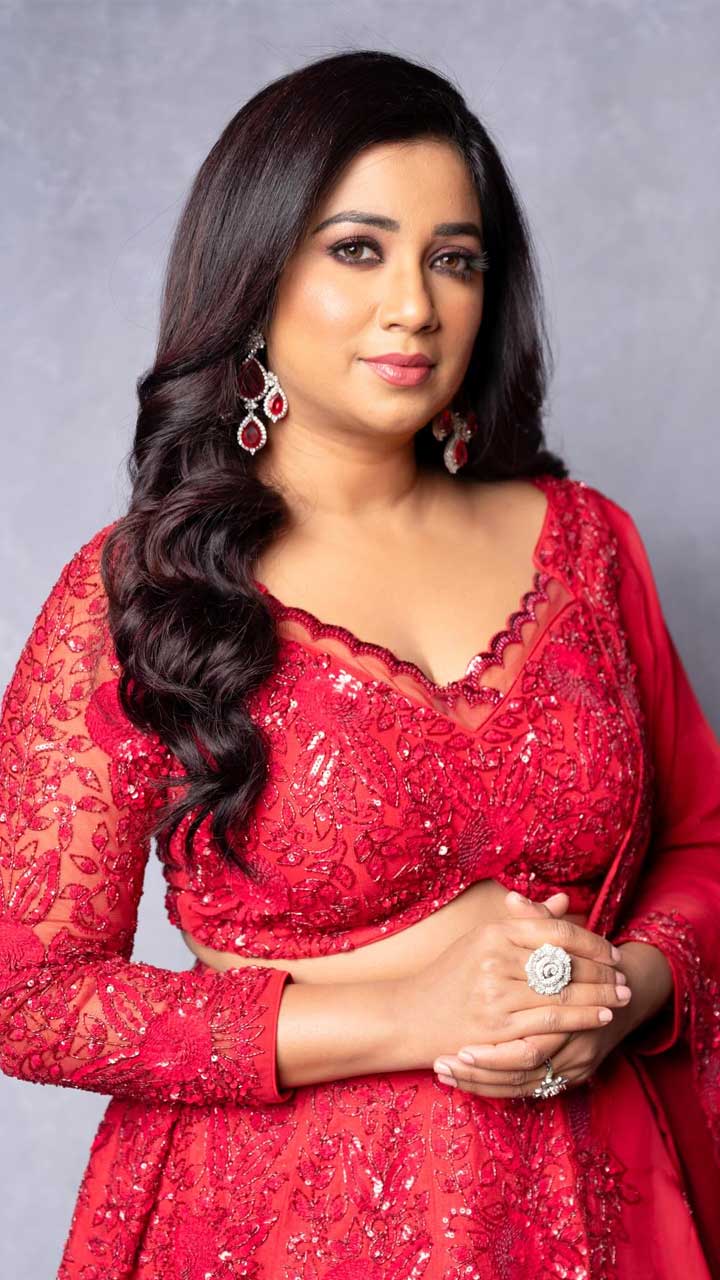 ചിത്രയെ പരാമർശിച്ച് ശ്രേയ ഘോഷാലിന്റെ പാട്ട്