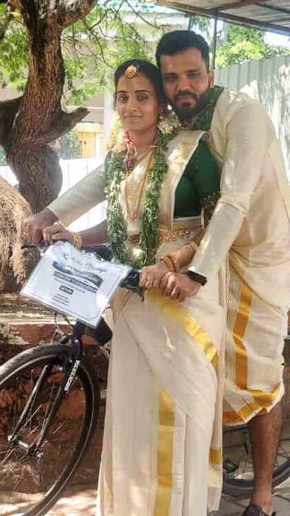 സൈക്കിളേറിയെത്തി മാംഗല്യം