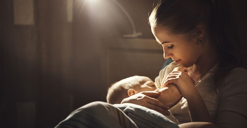 feeding-womene feeding-womene