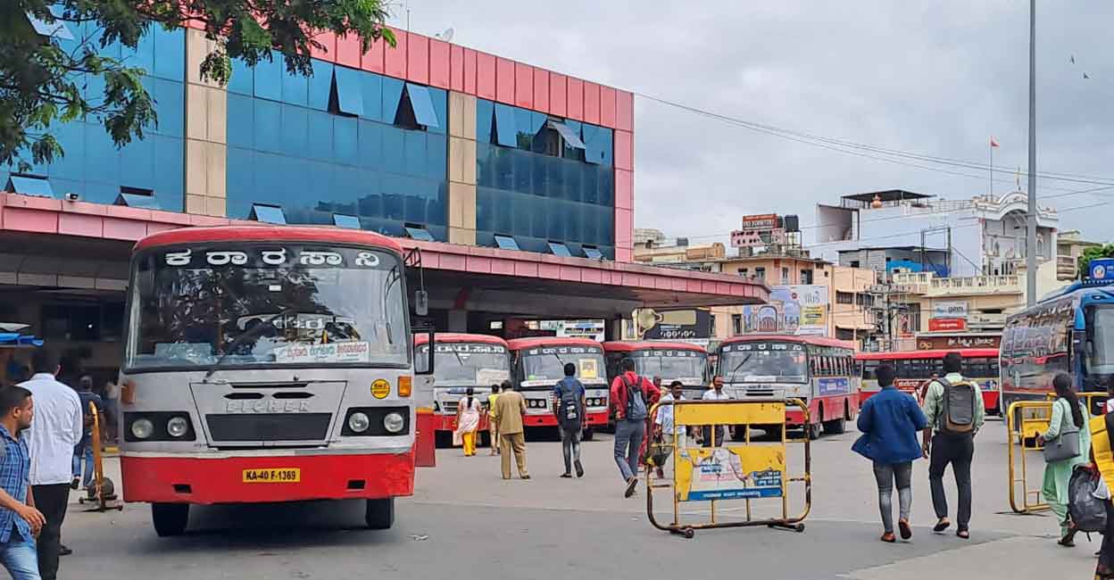 സൗജന്യ യാത്രയും സ്ത്രീ മുന്നേറ്റവും - Free Bus Travel | Women ...