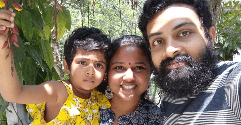 manjusha-with-family-01 manjusha-with-family-01