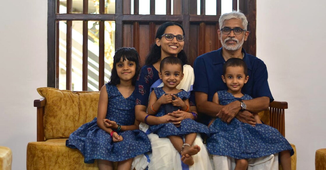 sija-sivadas ഭർത്താവിനും മക്കൾക്കും ഒപ്പം സിജ ശിവദാസ്