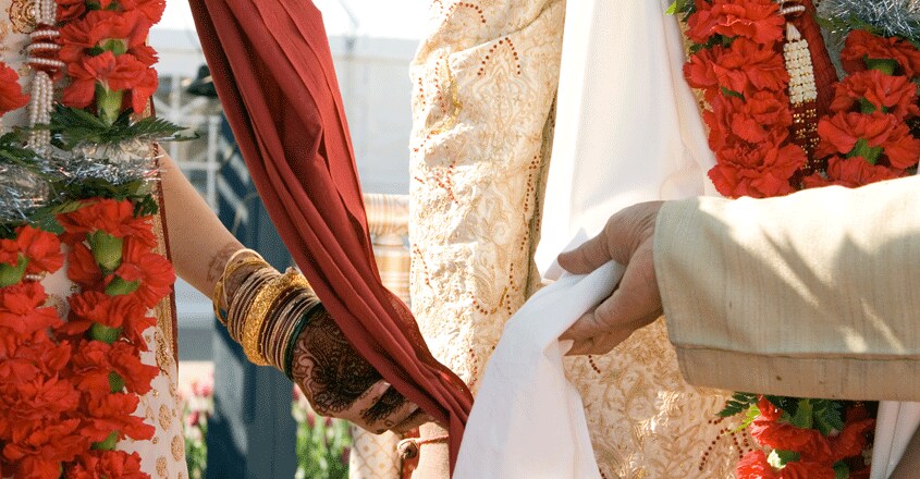 Bangladesh bride walks to groom's home before wedding
